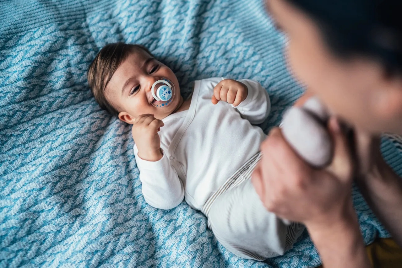 Po co dziecku smoczek? Kluczowe korzyści dla malucha i rodziców