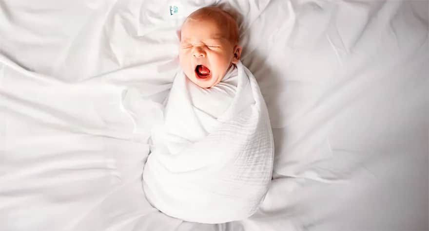 Jak zawinąć dziecko w pieluchę tetrową, aby zapewnić mu komfort?