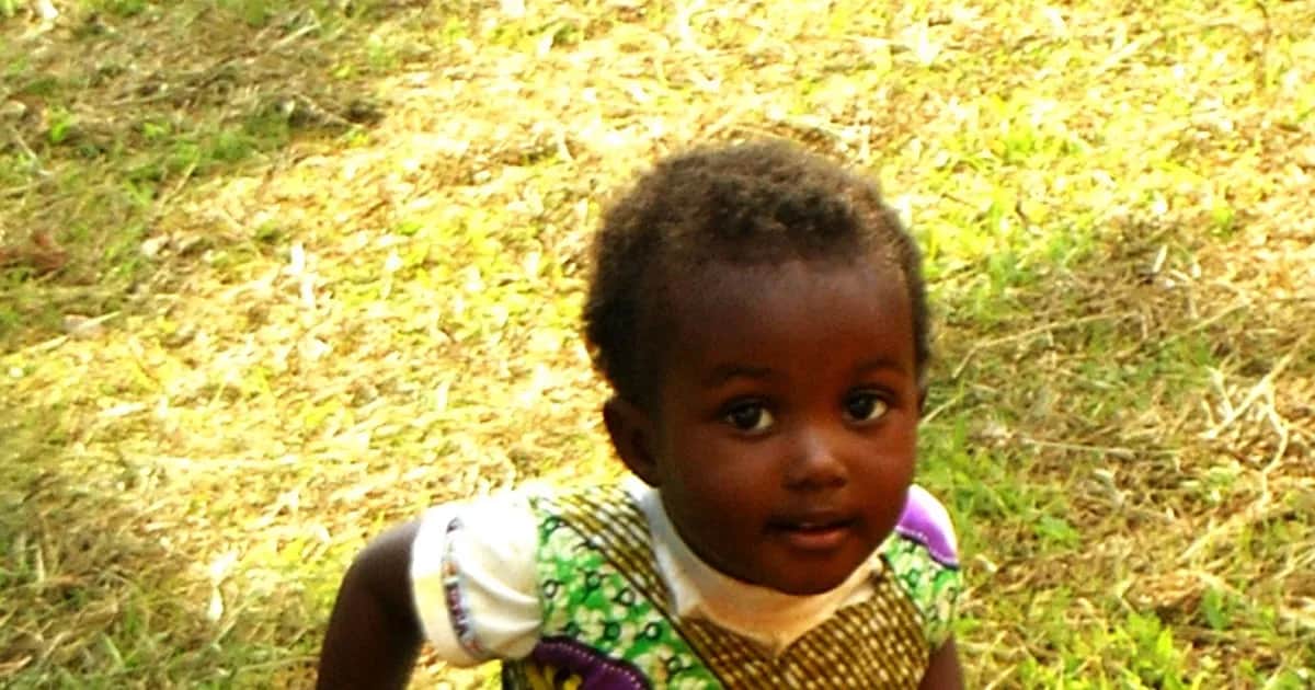 Ile kosztuje adopcja dziecka z Afryki? Zaskakujące wydatki i opcje