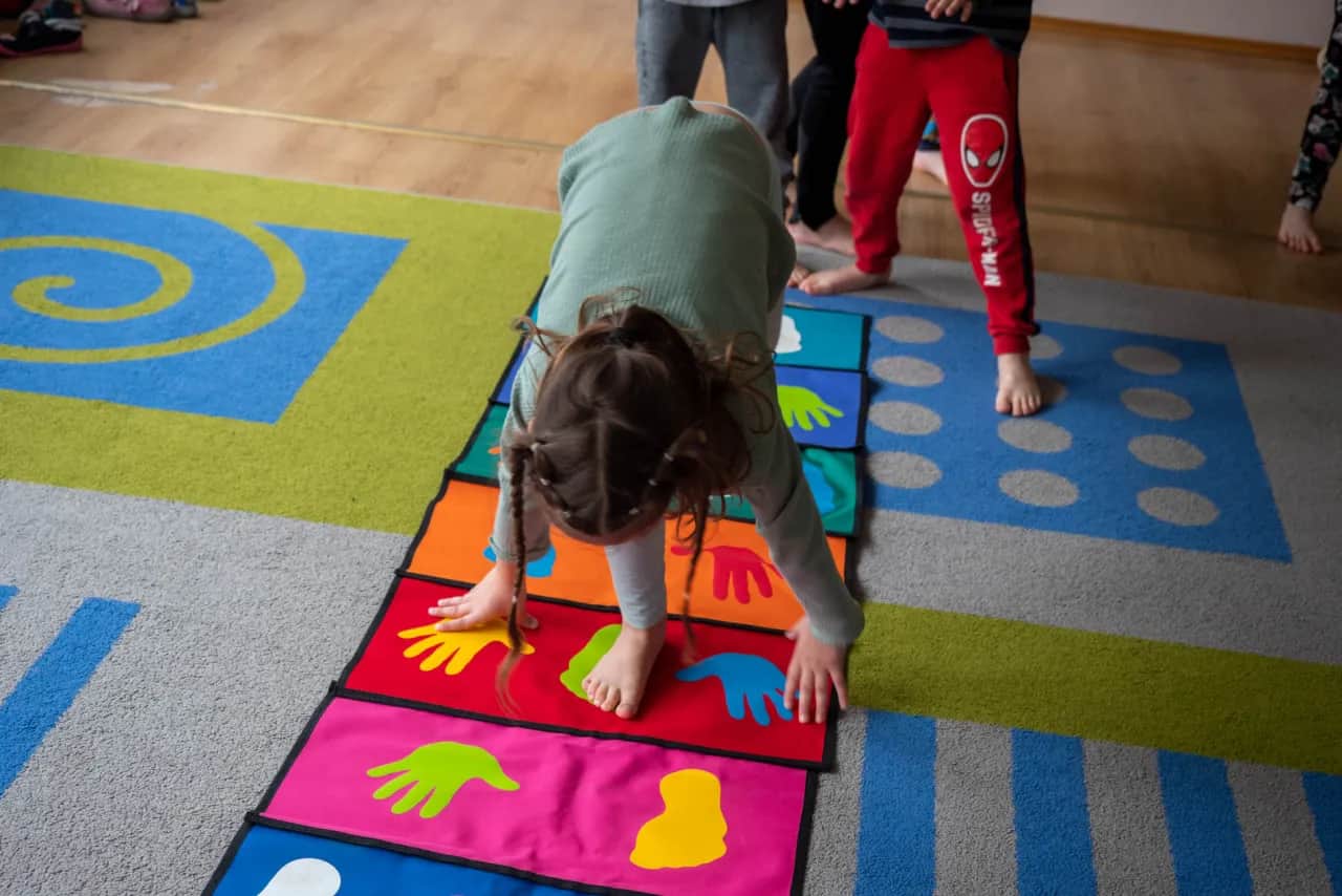 Cele ścieżki sensorycznej: Jak wspiera rozwój dzieci i ich zmysły