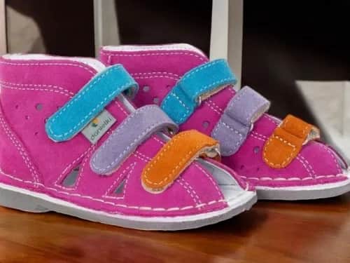 Jakie buty dla dziecka z płaskostopiem – uniknij błędów w wyborze