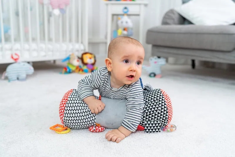 Wałek sensoryczny dla niemowlaka – jak wspiera rozwój Twojego dziecka
