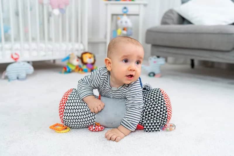 Wałek sensoryczny dla niemowlaka – jak wspiera rozwój Twojego dziecka